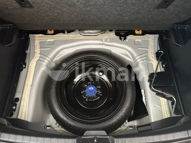 Toyota Vitz Safety Edition 2016 - Image 5